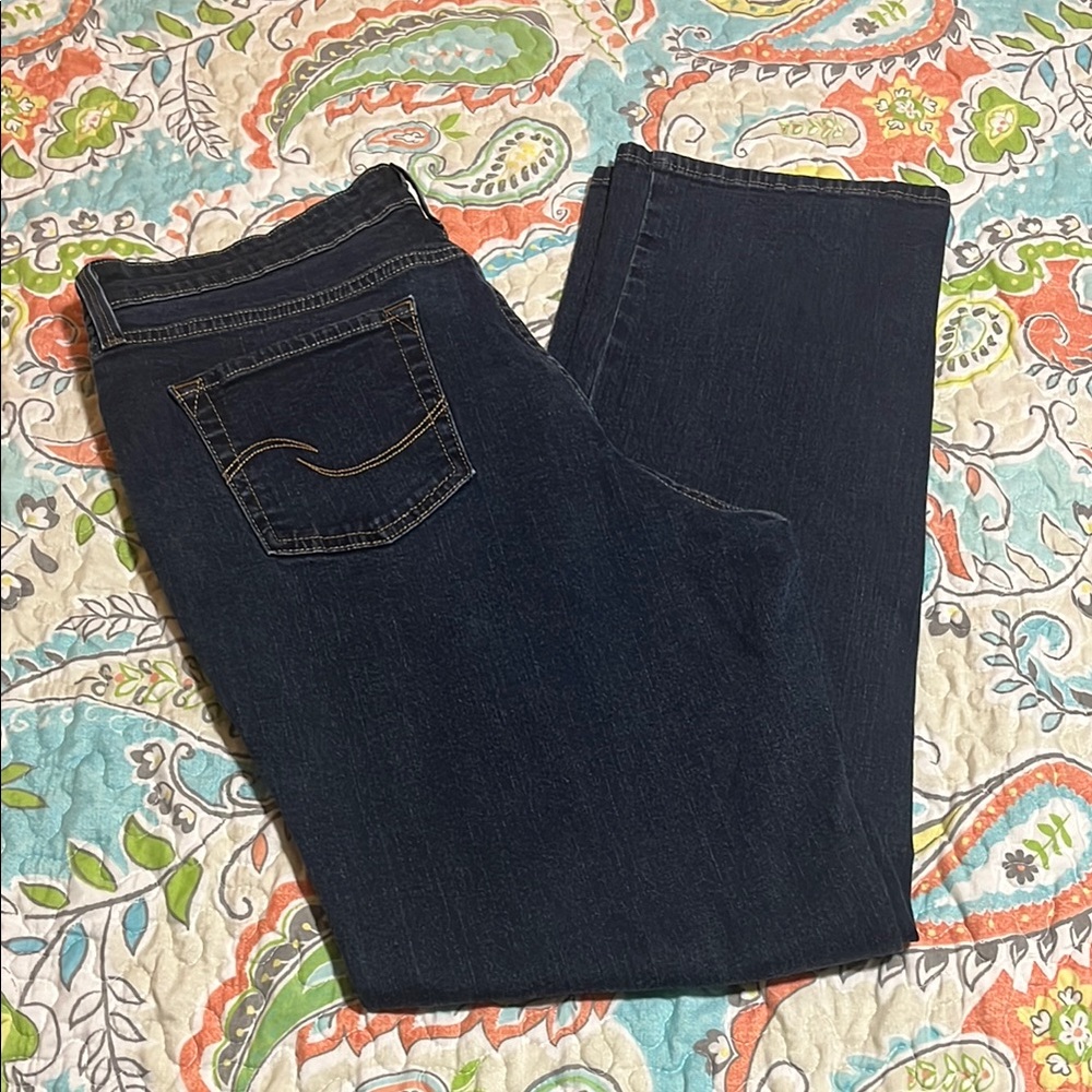 Women’s Signature Levi’s Mid Rise Straight Leg 18 Medium